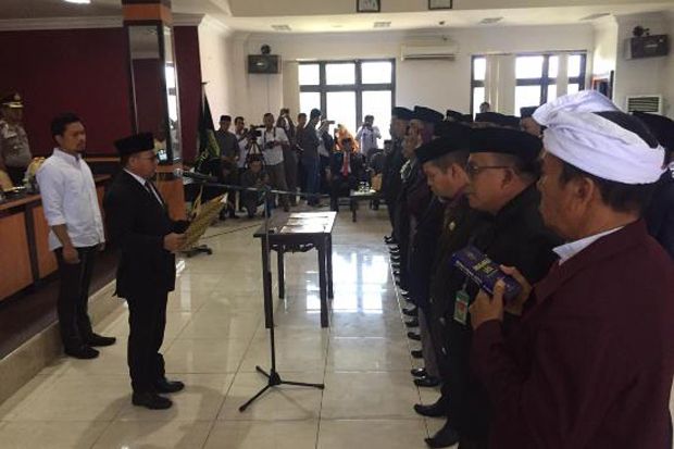 Bupati Agus Ambo Djiwa...