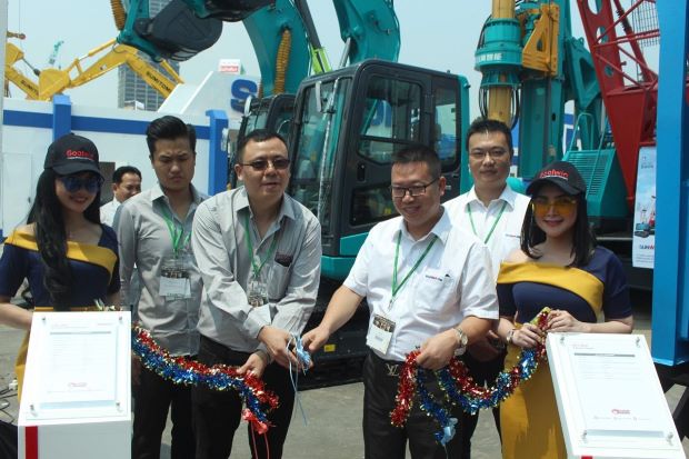 Industri Alat Berat...