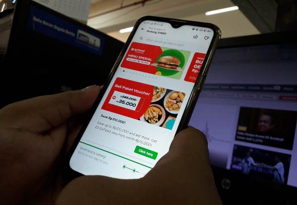 58% Masyarakat Indonesia...