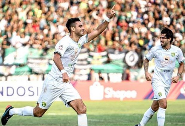 Debut Pemain Asing Warnai...