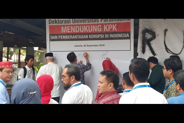 Akademisi Universitas...