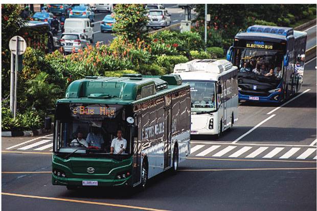 Transjakarta Pamer 3...