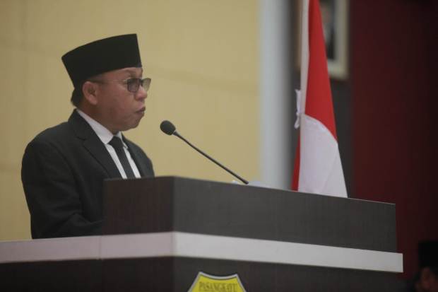 Bupati Pasangkayu Serahkan...