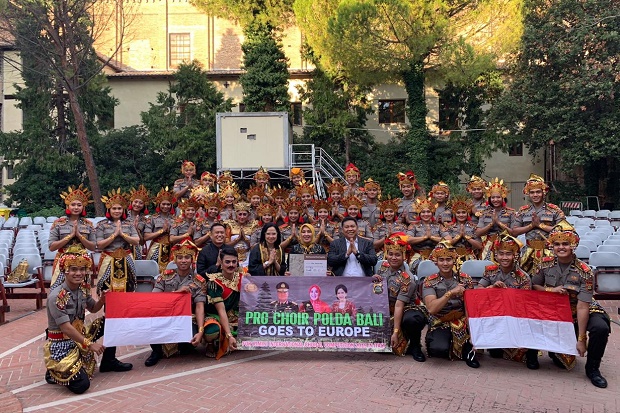 Paduan Suara Polda Bali...
