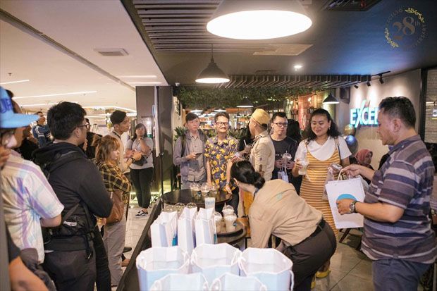 Excelso Rayakan Hari...