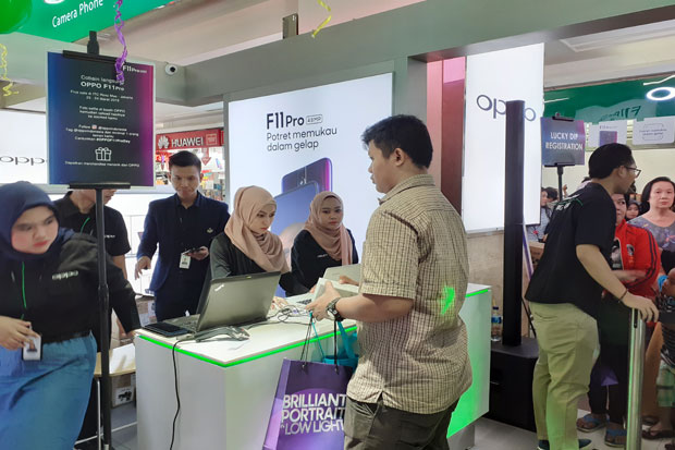 Oppo Agresif Bidik Segmen...