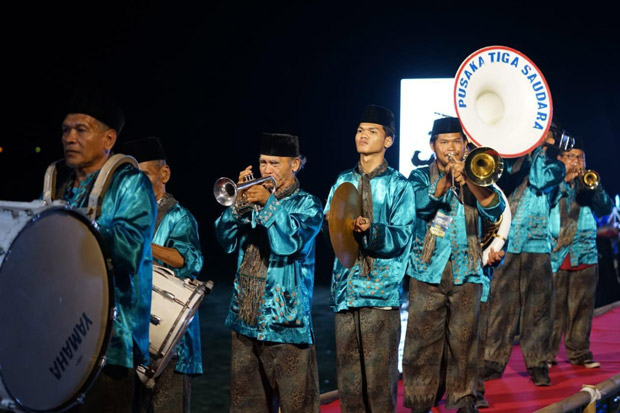 Pagelaran Musik di Pulau...