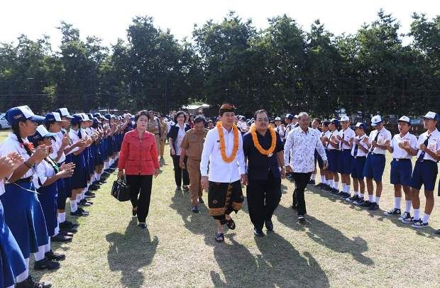 Dua Sekolah di Klungkung...