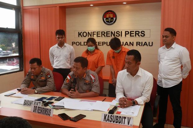 Polda Kepri Tangkap...