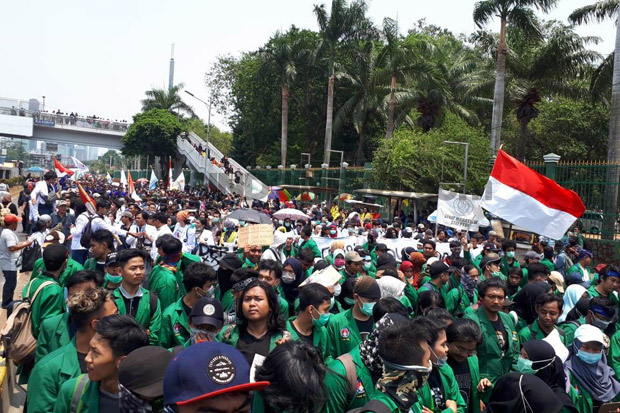 Demo Mahasiswa di DPR...