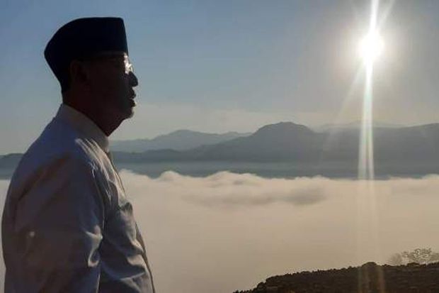 Gubernur Banten Wahidin...