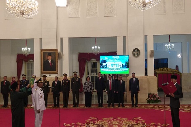 Presiden Jokowi Lantik...