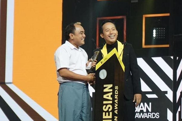Jadi Komedian Terpopuler,...