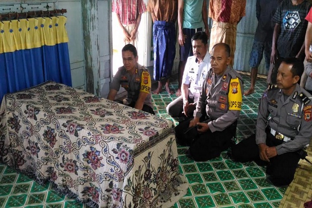 4 Orang Sekeluarga asal...