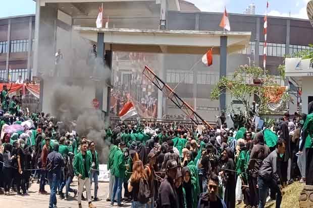 Mahasiswa di Manado...