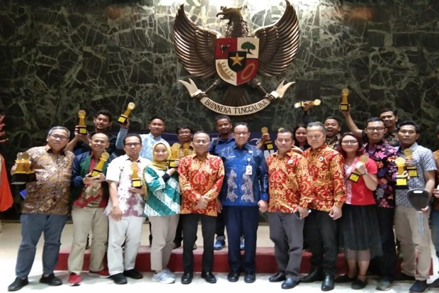 Gubernur DKI: Bangun...