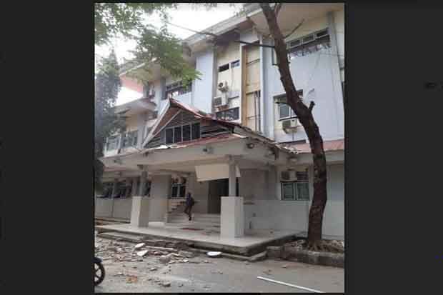 Gempa Ambon, Bangunan...