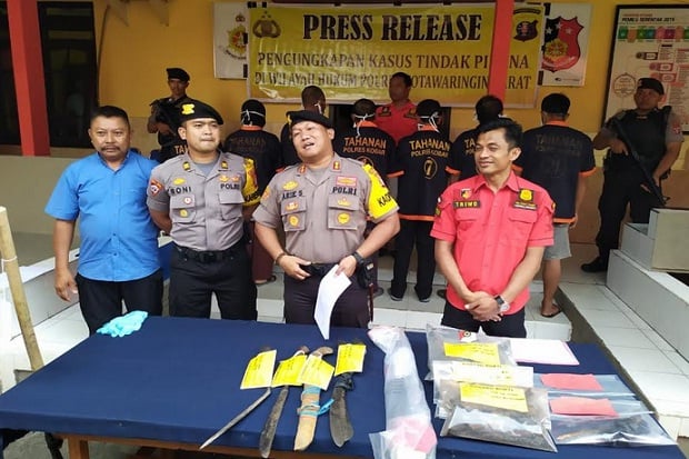 Polisi Tetapkan 12 Tersangka...