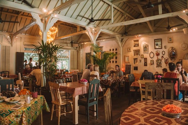 Cafe Bali Seminyak Padukan...