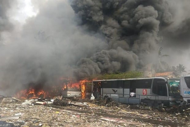 Bakar Ban Bekas, Bangkai...