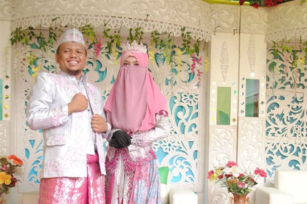 Berkonsep Taaruf Syariat,...