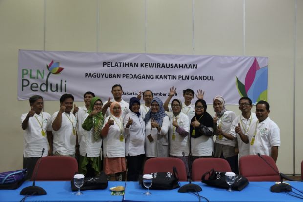 PLN Beri Pelatihan Wirausaha...