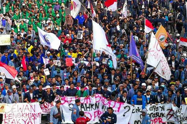 Soal Permadi Cs, Golkar...