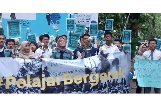 Dukung Tuntutan Mahasiswa,...