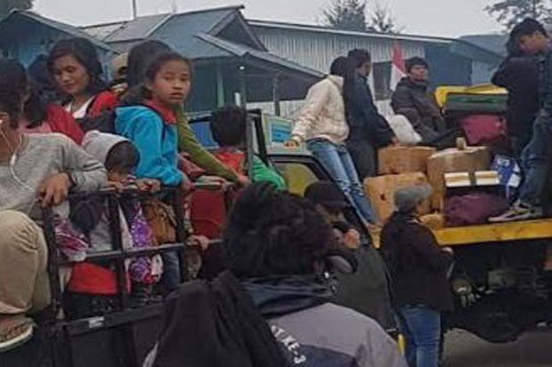Diteror Kelompok Bersenjata...