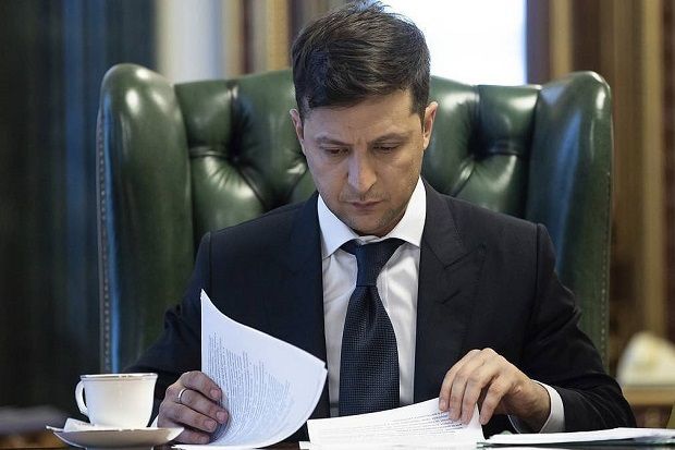 Presiden Ukraina Didesak...