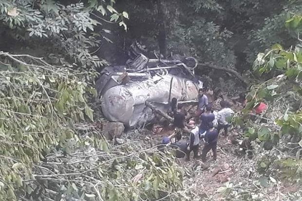 Truk Semen Padang Masuk...
