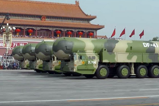 China Pamer Misil dan...