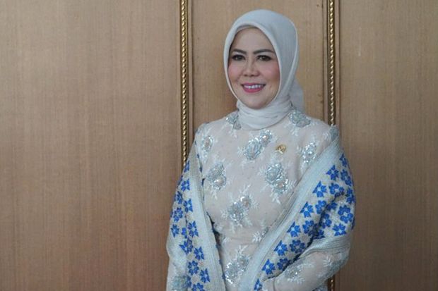 Legislator PAN Intan...