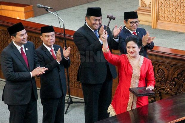 Puan Jadi Ketua DPR,...
