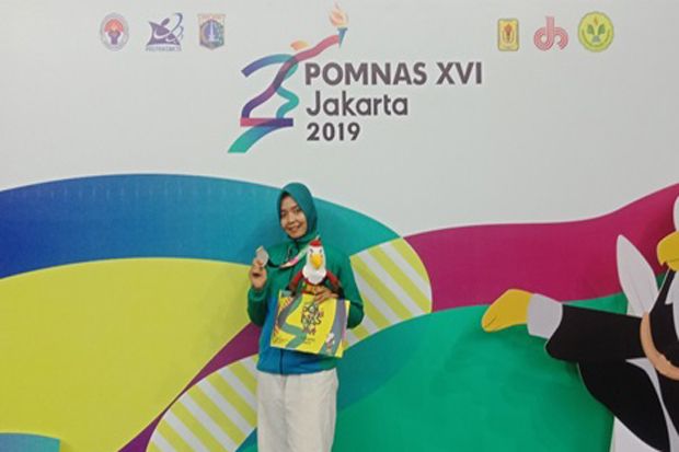 Dua Mahasiswa Universitas...