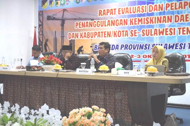 Jumlah Warga Miskin...