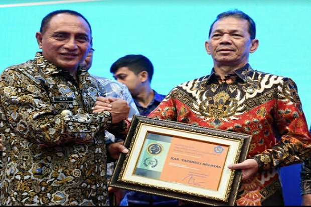 Tapanuli Selatan Dianugrahi...