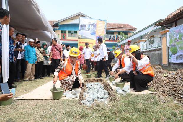 Jadi Pusat Kajian Islam,...