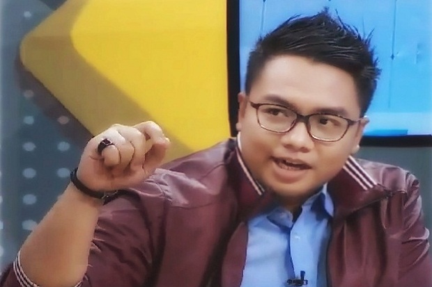 Gerindra: Di Luar atau...