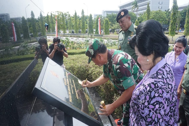 Panglima TNI Resmikan...