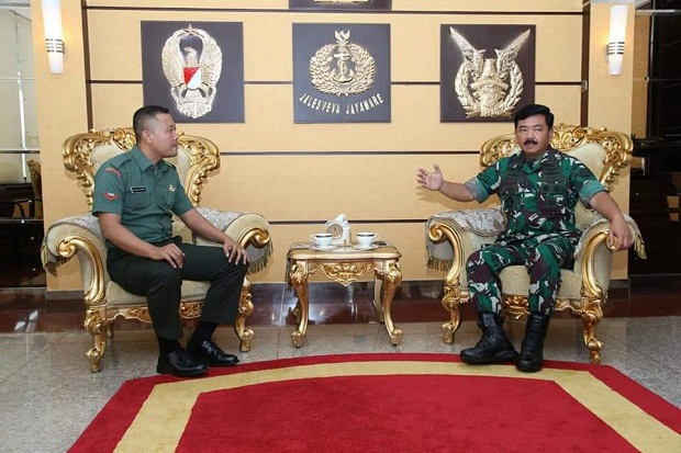 Keren, Anggota TNI Berpangkat...