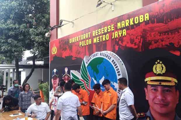Diringkus Polisi, Daffa...
