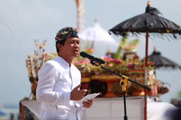 Upacara Pakelem dan...