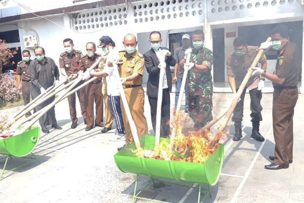 Kejari Bekasi Lenyapkan...
