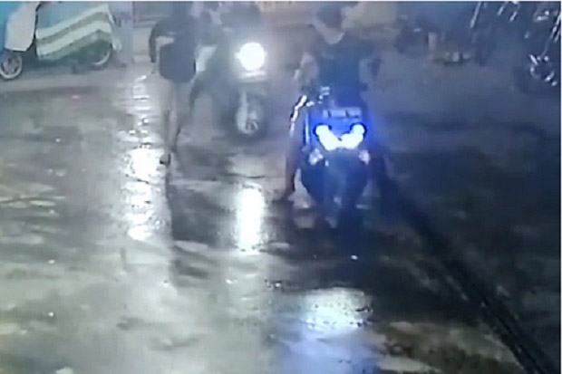 Terekam CCTV, Kawanan...