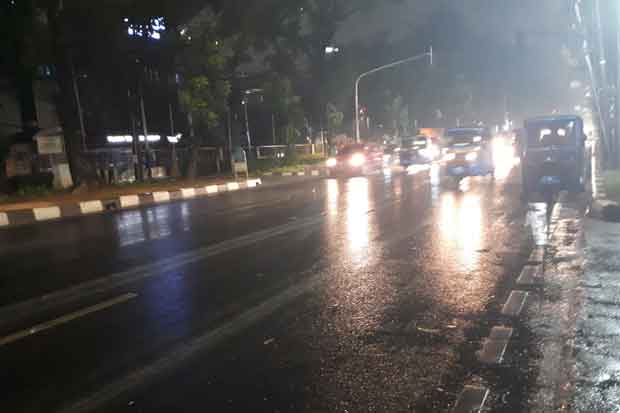 Hujan Sapa Jakarta,...