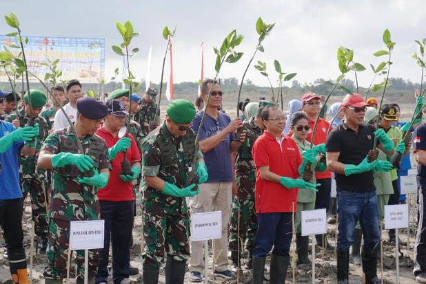 Pelindo III-TNI Sinergi...