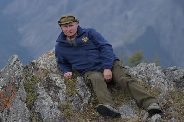 Putin Rayakan Ulang...