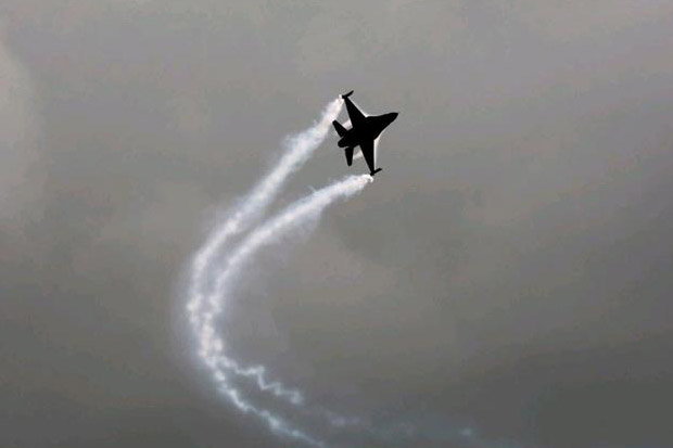 Pesawat Tempur F-16...