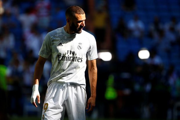 Di Tangan Zidane, Benzema...